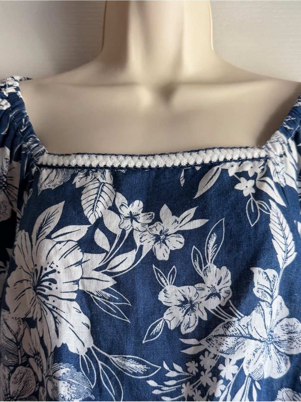 C&C California Floral Linen Top - Picture 3 of 7